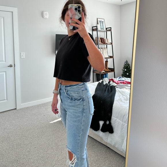 Urban Outfitters Black Cropped Tee - Picture 4 of 7